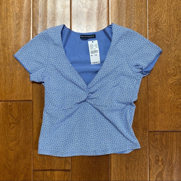 Brandy Melville Tops - Gina top